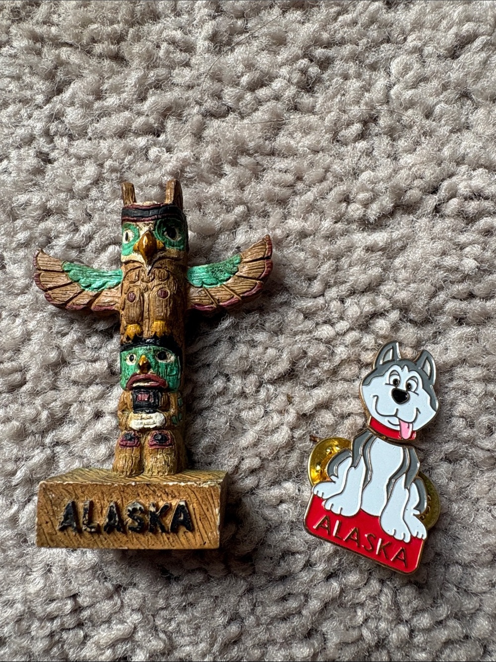 Alaska Totem Pole Souvenir - White and Red Husky Enamel Lapel Pin